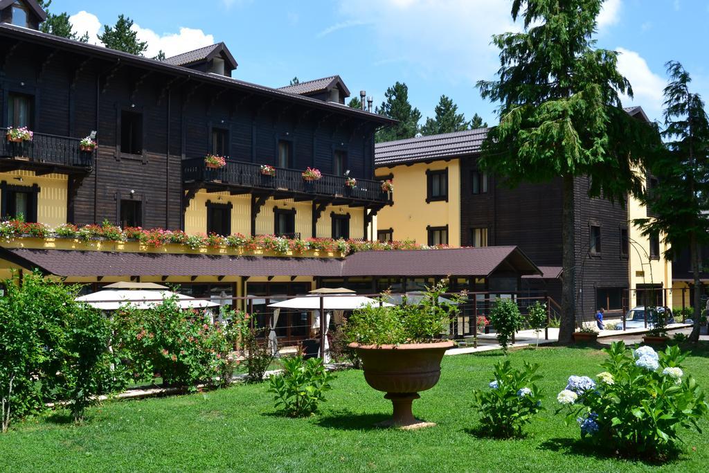 Parco Dei Pini - Sila Wellness Hotel تافيرنا المظهر الخارجي الصورة